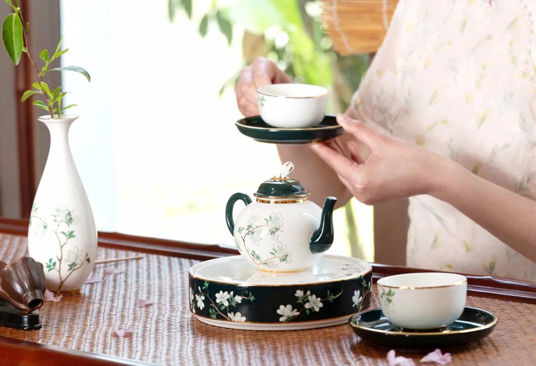 大暑丨何以消烦暑，浅斟一盏茶
